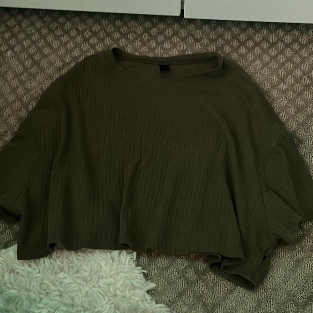Flowy green ribbed top